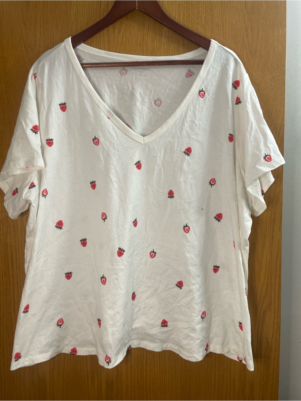 Old Navy Plus Size 3x Soft Everywhere V-neck Tee White Strawberry Plus Size